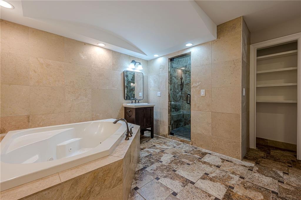 S Cherokee lane - Residential