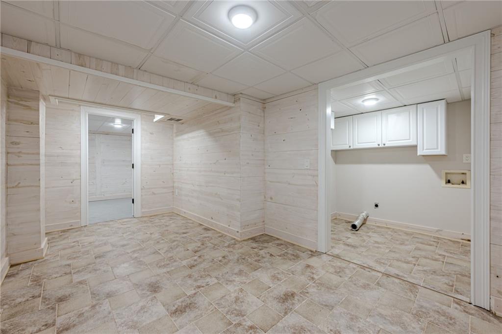 S Cherokee lane - Residential