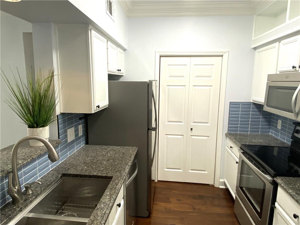 3777 Peachtree Road NE 1517
