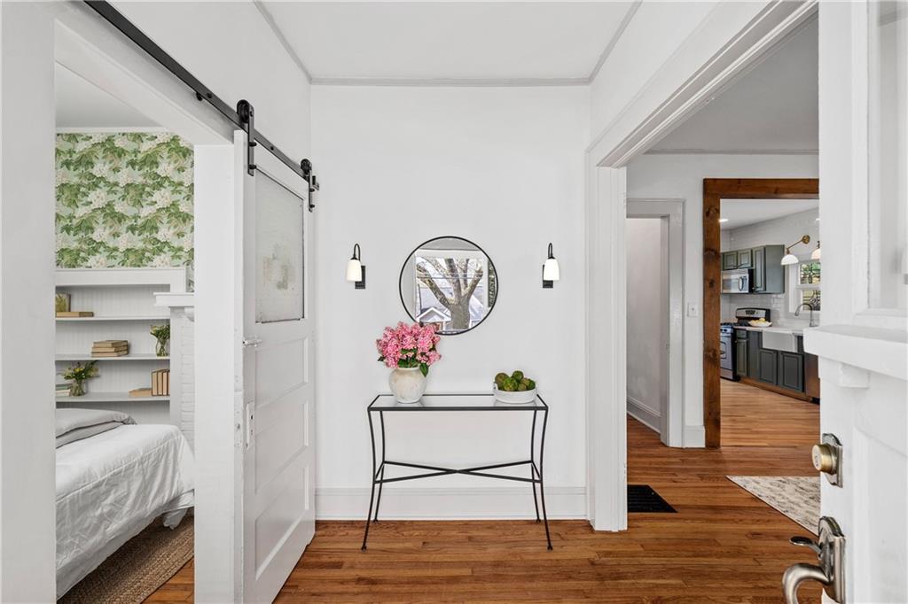 389 E Side Avenue SE