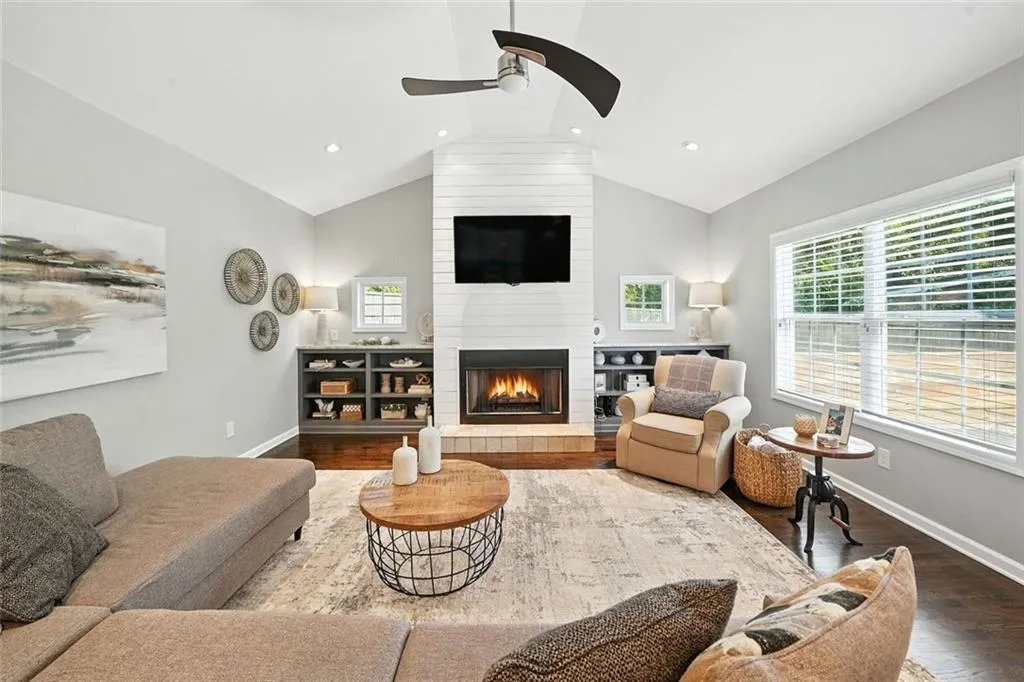 Smyrna, Georgia 30080, United States, 3 Bedrooms Bedrooms, ,3 BathroomsBathrooms,Residential,Active,195973