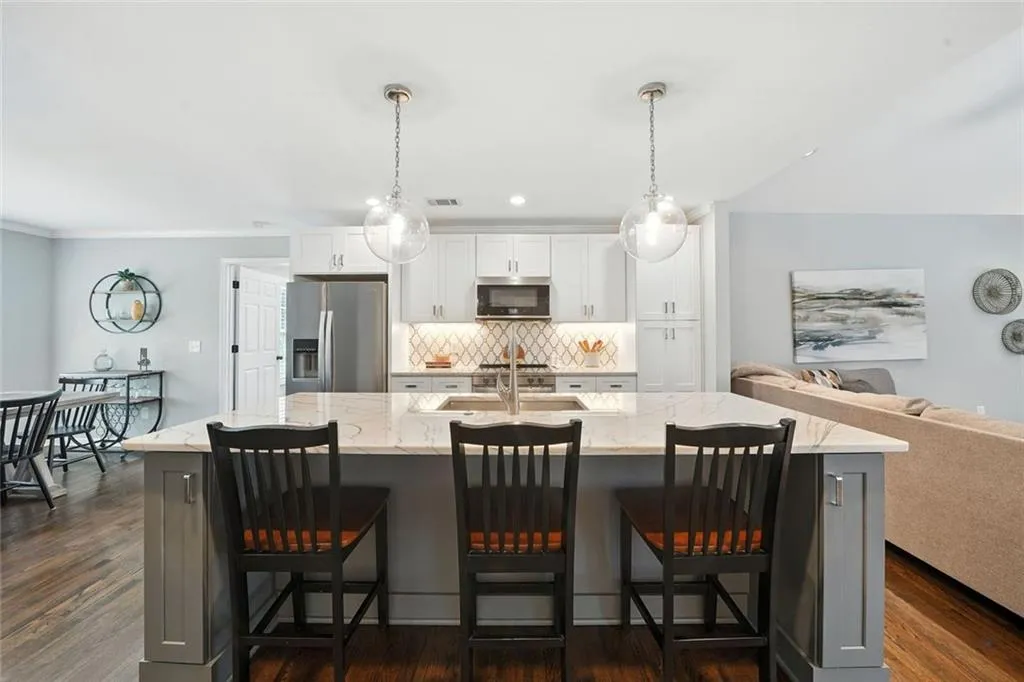 Smyrna, Georgia 30080, United States, 3 Bedrooms Bedrooms, ,3 BathroomsBathrooms,Residential,Active,195973