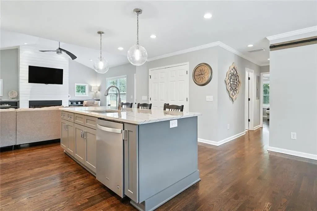 Smyrna, Georgia 30080, United States, 3 Bedrooms Bedrooms, ,3 BathroomsBathrooms,Residential,Active,195973