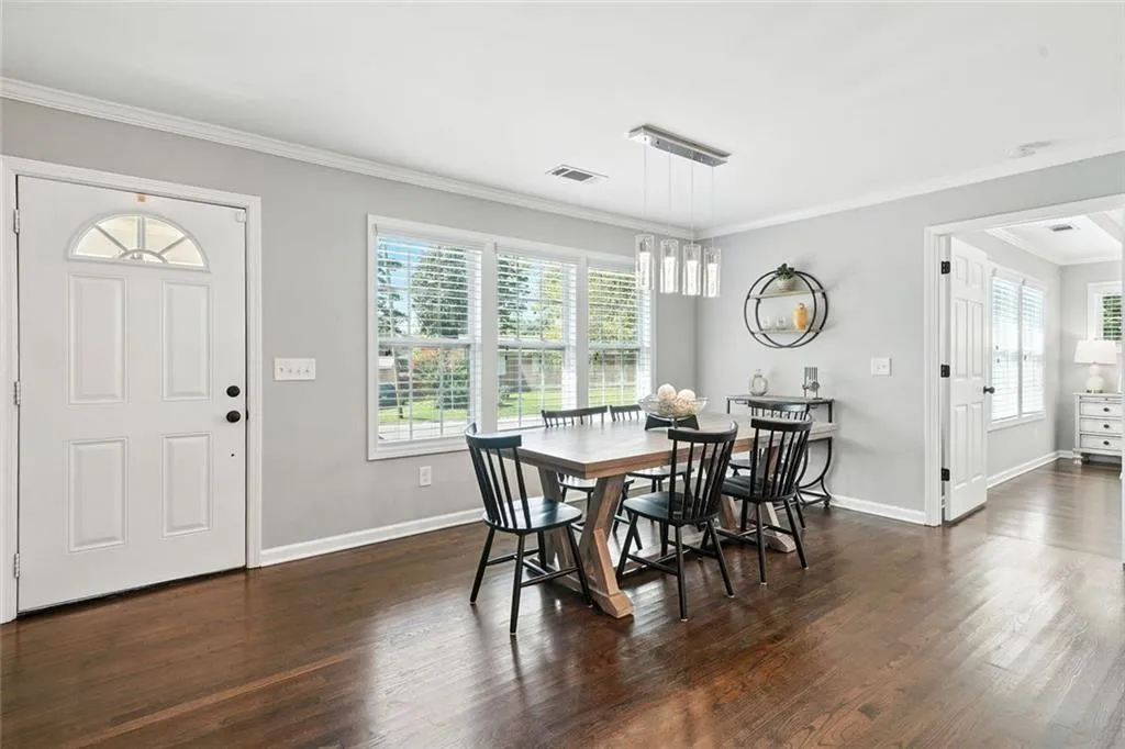 Smyrna, Georgia 30080, United States, 3 Bedrooms Bedrooms, ,3 BathroomsBathrooms,Residential,Active,195973