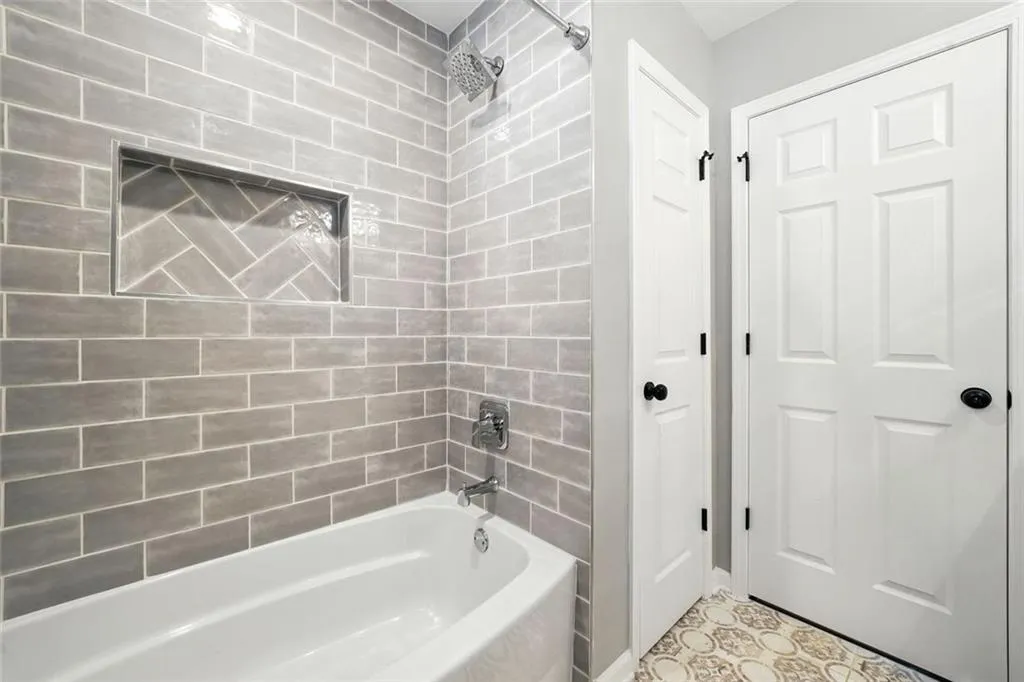 Smyrna, Georgia 30080, United States, 3 Bedrooms Bedrooms, ,3 BathroomsBathrooms,Residential,Active,195973