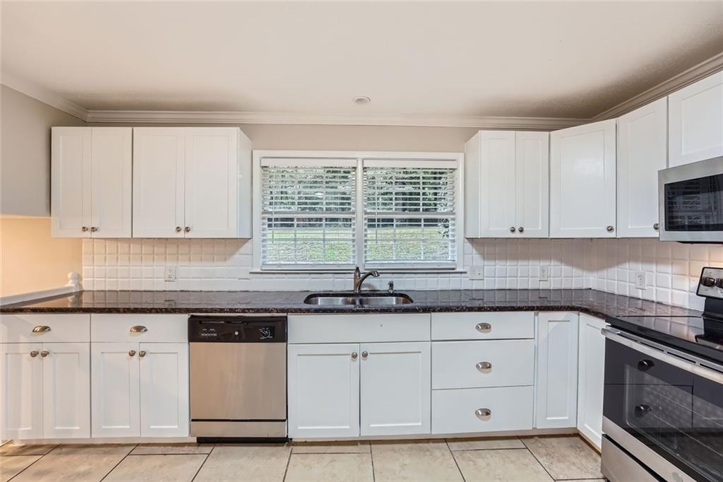 1123 Redan Way, Stone Mountain, Georgia image 11