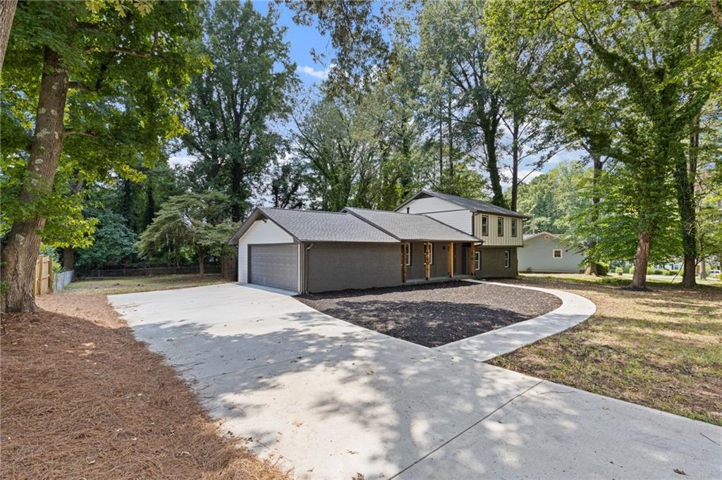 2176 Deer Trail