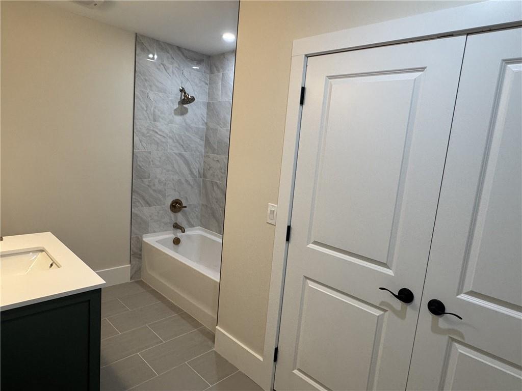 835 Lynn Circle SW