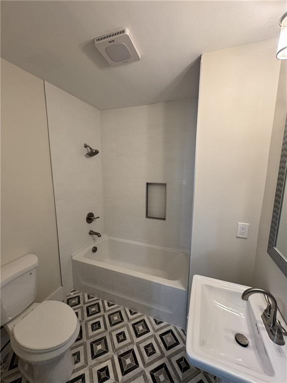 835 Lynn Circle SW