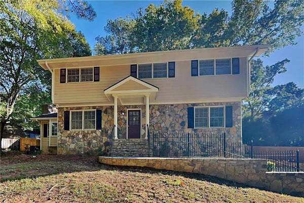 2472 CEDAR WOOD CT, MARIETTA, GA 30068 - Image c3acc3bf343b73018bc2d2603d9512b7/3858094456