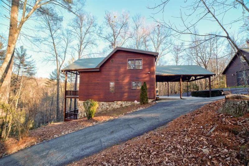 138 Lucius Lane