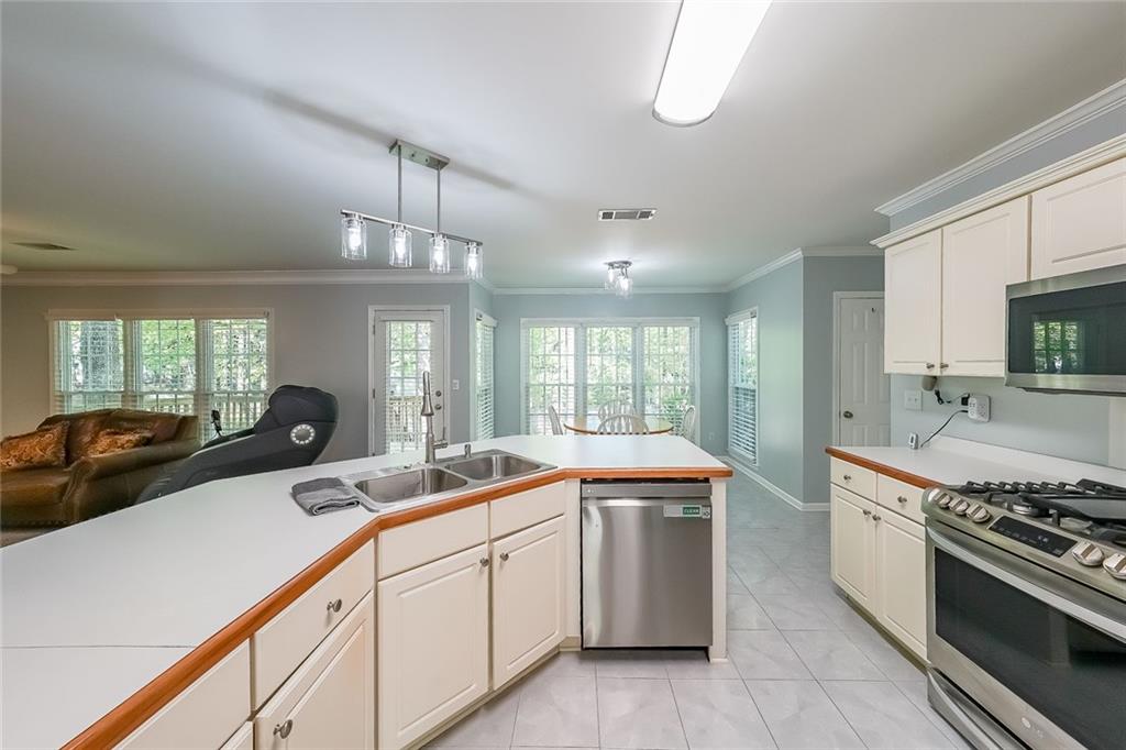 6221 Woodlore Drive, Acworth, Georgia image 14