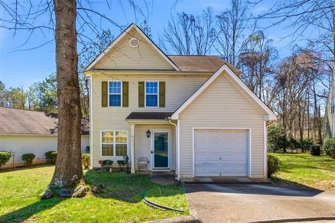 Homes For Sale - 4237 Chestnut Lake Avenue<br/> Lithonia, GA 30038