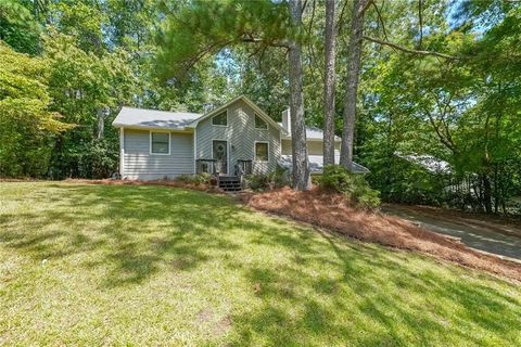 1046 SUMMER HILL Court NW Acworth GA 30102