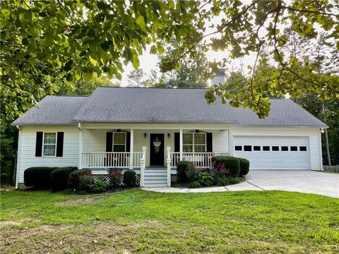 A home in Dawsonville