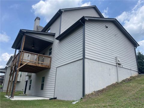 A home in Dacula