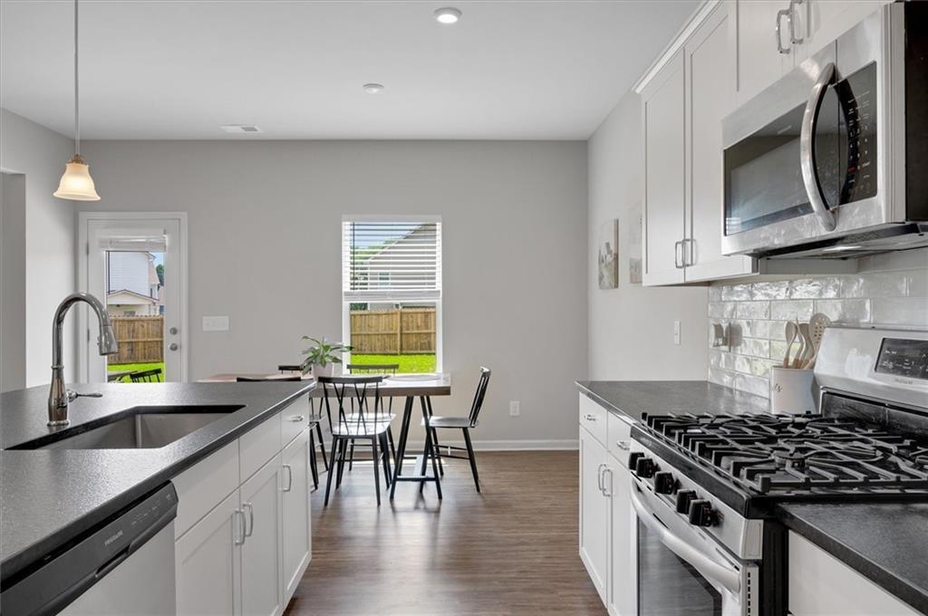 34 Rock Foot Way SE