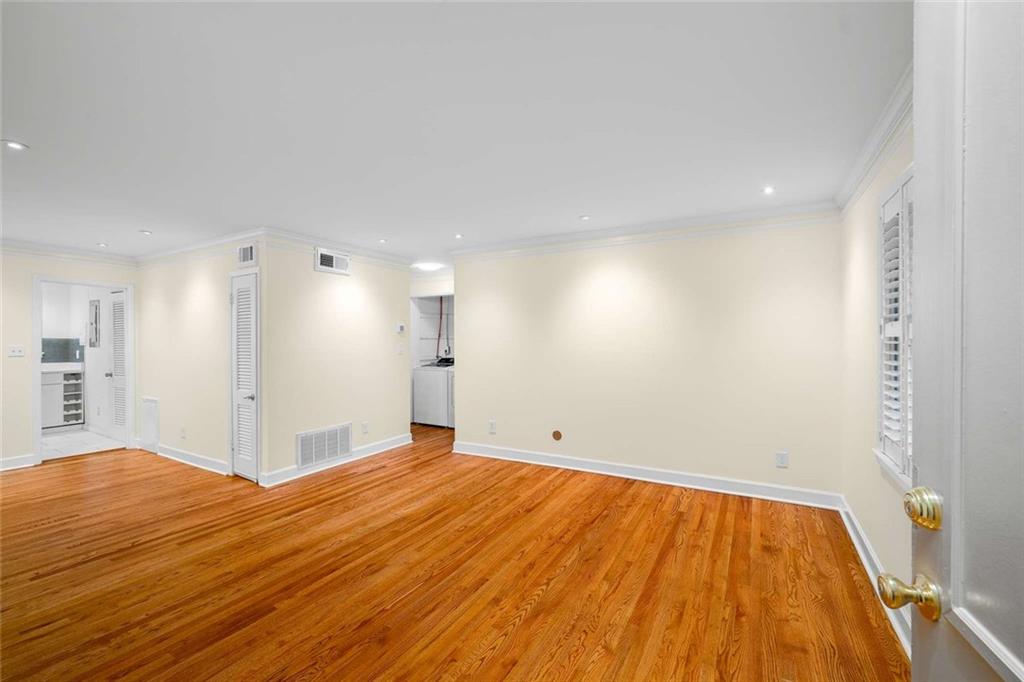 3510 Roswell Road NW M4