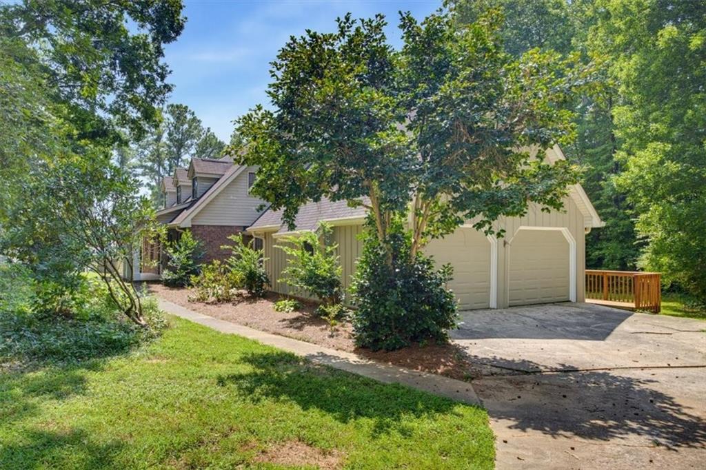435 NW Stonehenge Drive