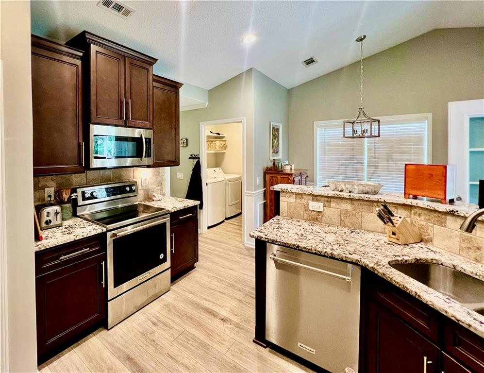 819 Custom Lane, Winder, Georgia image 11