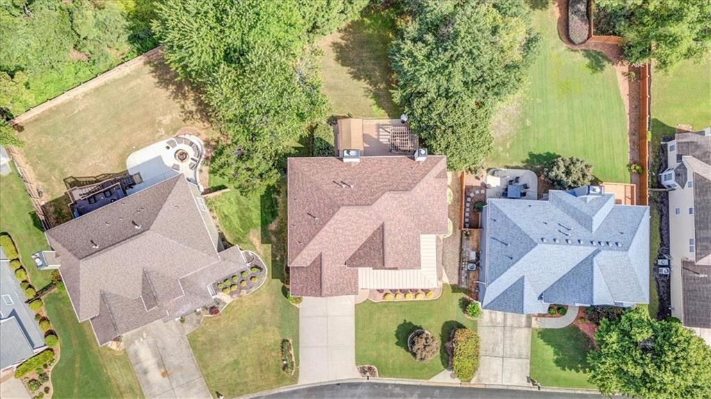 5621 Vinings Place Trail