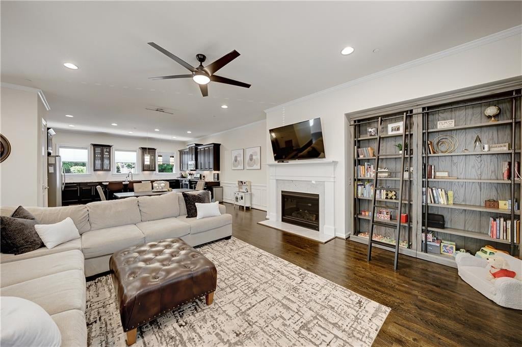 909 Dumaine Trace