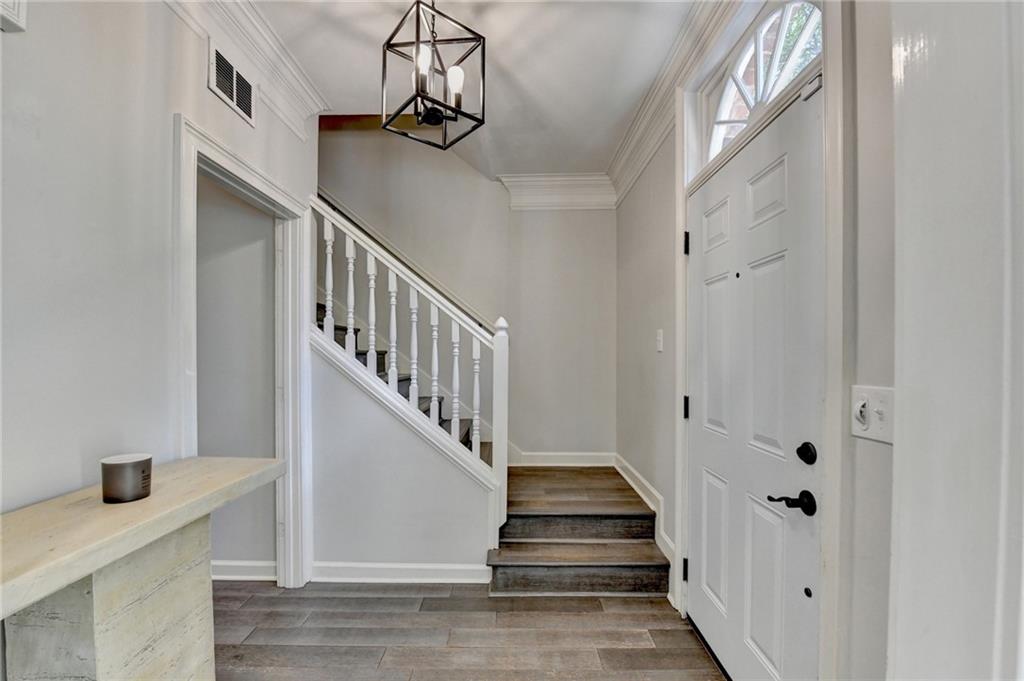 7111 Saint Charles Square