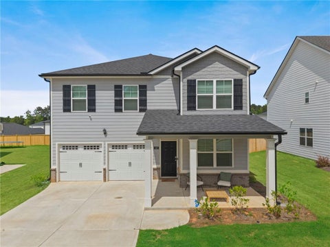 Homes For Sale - 249 Friendship Oak Way<br/> Hampton, GA 30228