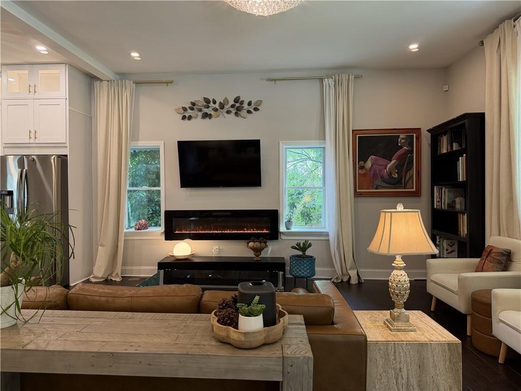 256 1st Street SW