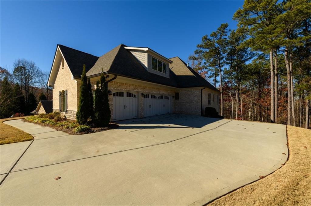 1560 Tapestry Ridge