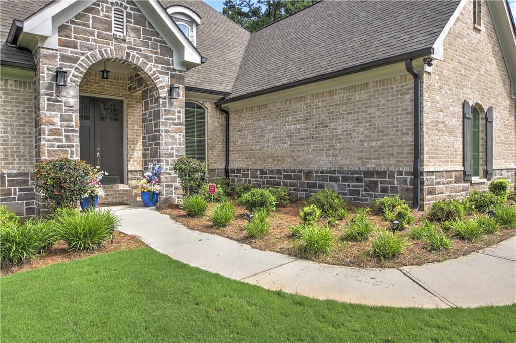 1560 Tapestry Ridge
