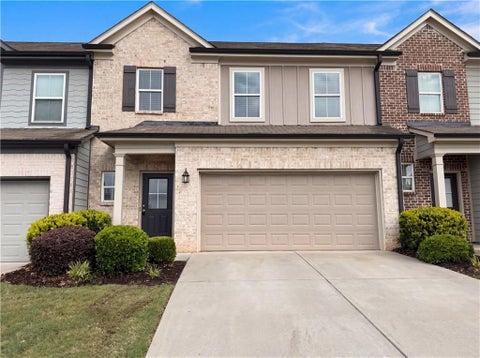 Townhouse For Sale - 155 Wisteria Drive<br/> Winder, GA 30680