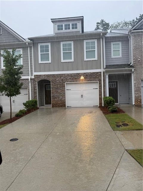 Townhouse For Sale - 5771 Calle Vista Drive<br/> Lithonia, GA 30058