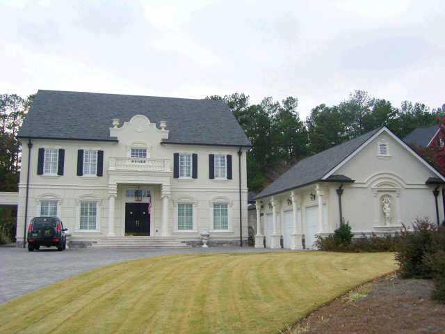 ABSOLUTELY INCREDIBLE HOME IN MARIETTA COUNTRY CLUB! INCREDIBLE SPACE IN AN IMMACULATE HOME PLUS SEPERATE GUEST COTTAGE W/POOL & PROFESSIONAL LANDSCAPING. EVERY BEDROOM WITH FULL BATH & FIREPLACE. CHEF'S KITCHEN AND MORE-