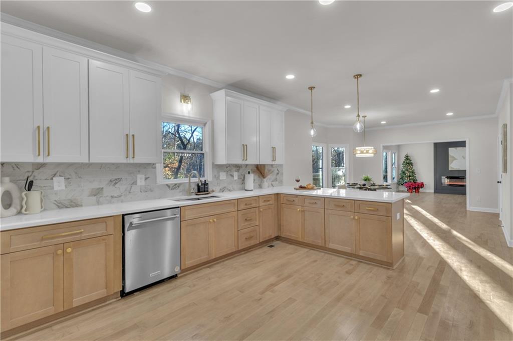 631 Braidwood Drive NW