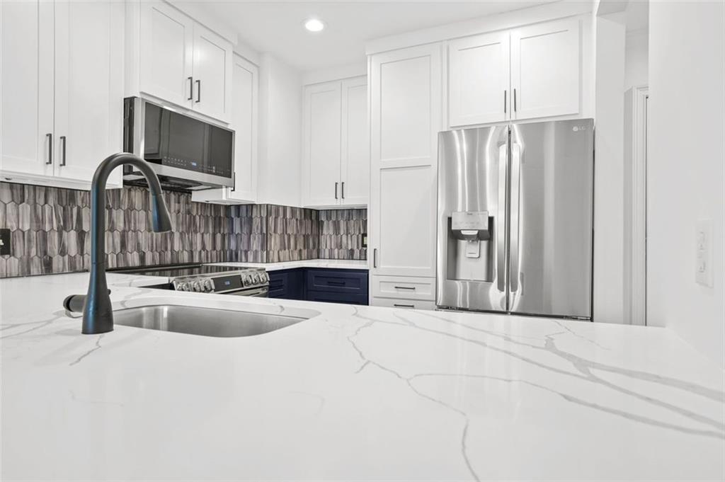 2277 PEACHTREE Road NE 405