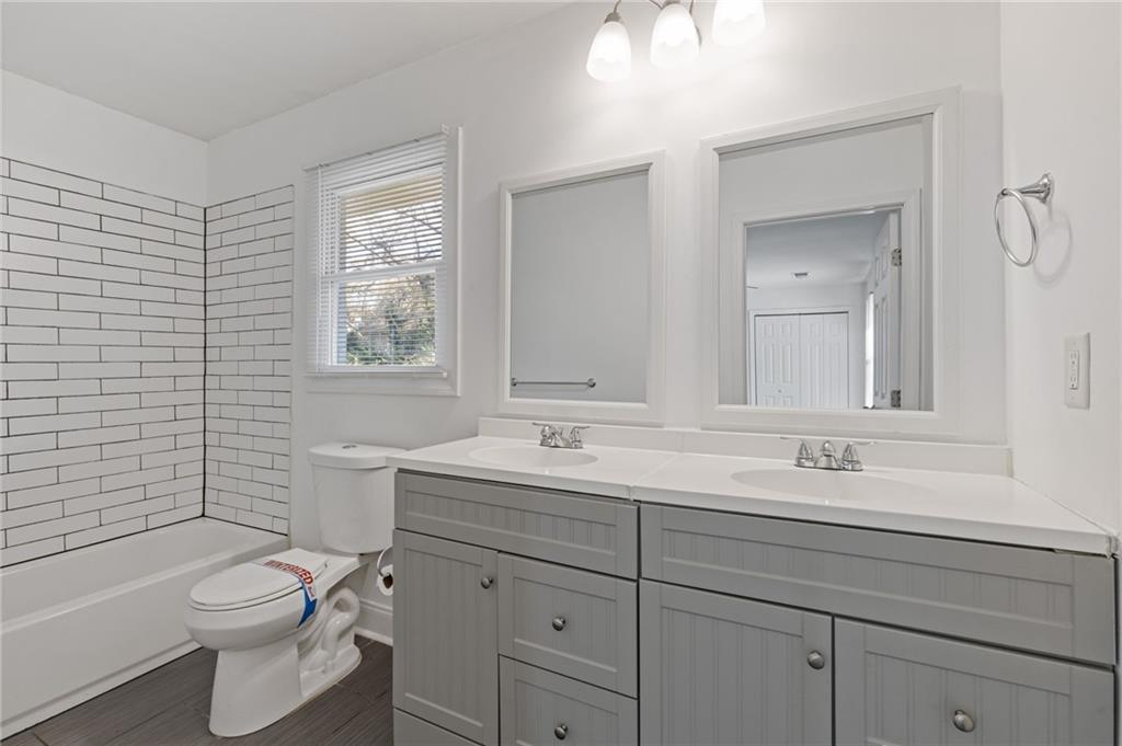 433 W Lake Avenue NW