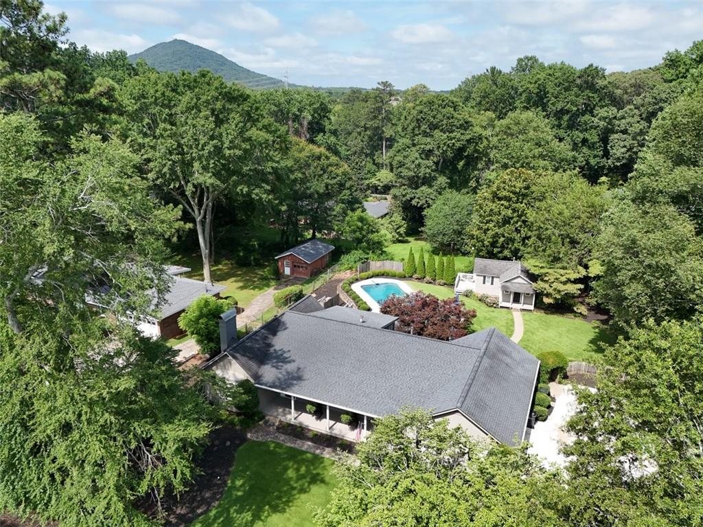 1615 LANCASTER Drive