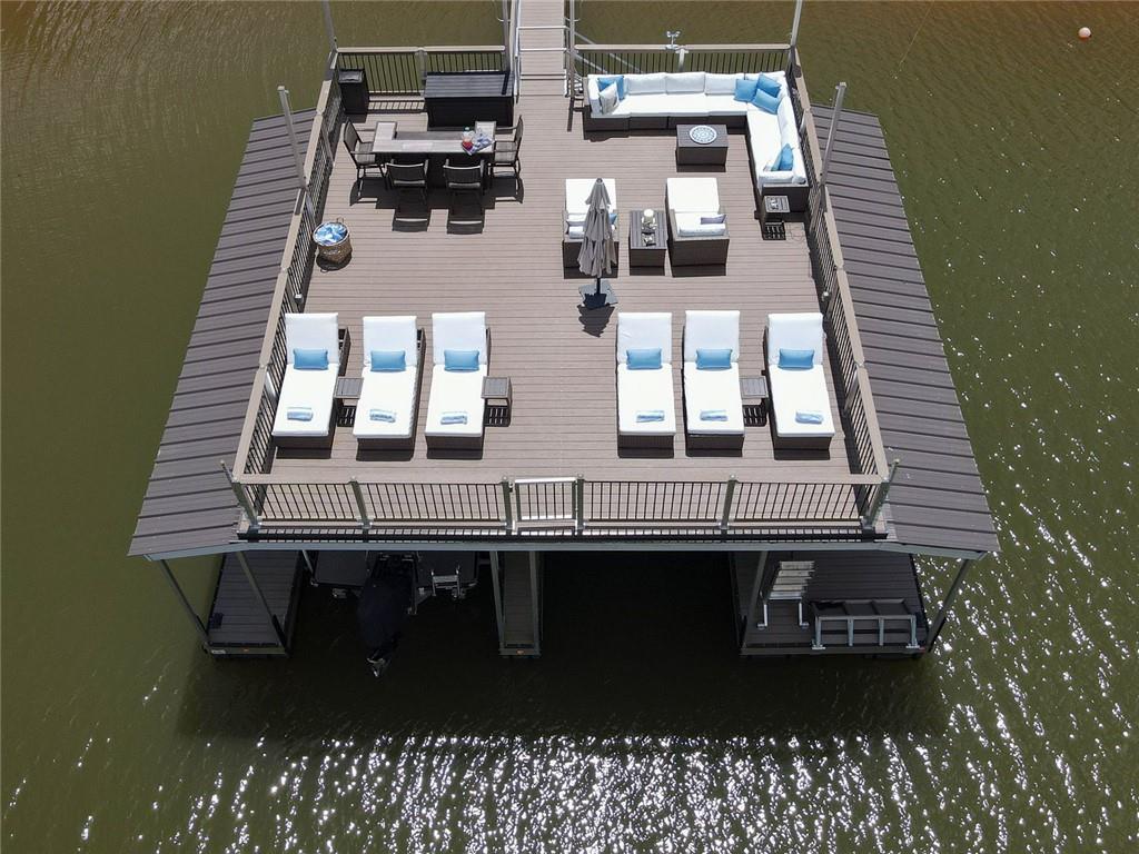 305 Lakeshore Drive
