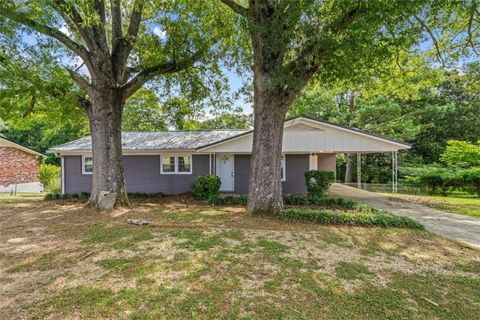 Homes For Sale - 112 Greenbriar Drive<br/> Cedartown, GA 30125