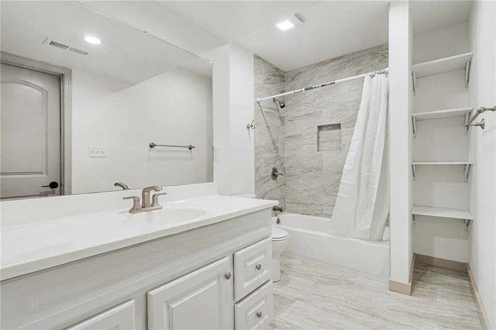 1723 Hickory Grove Trail NW