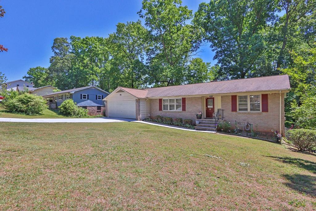 2906 Castle Drive