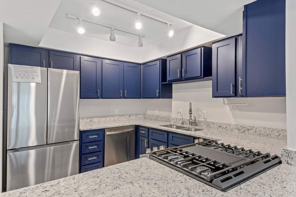856 Saint Charles Avenue NE 3
