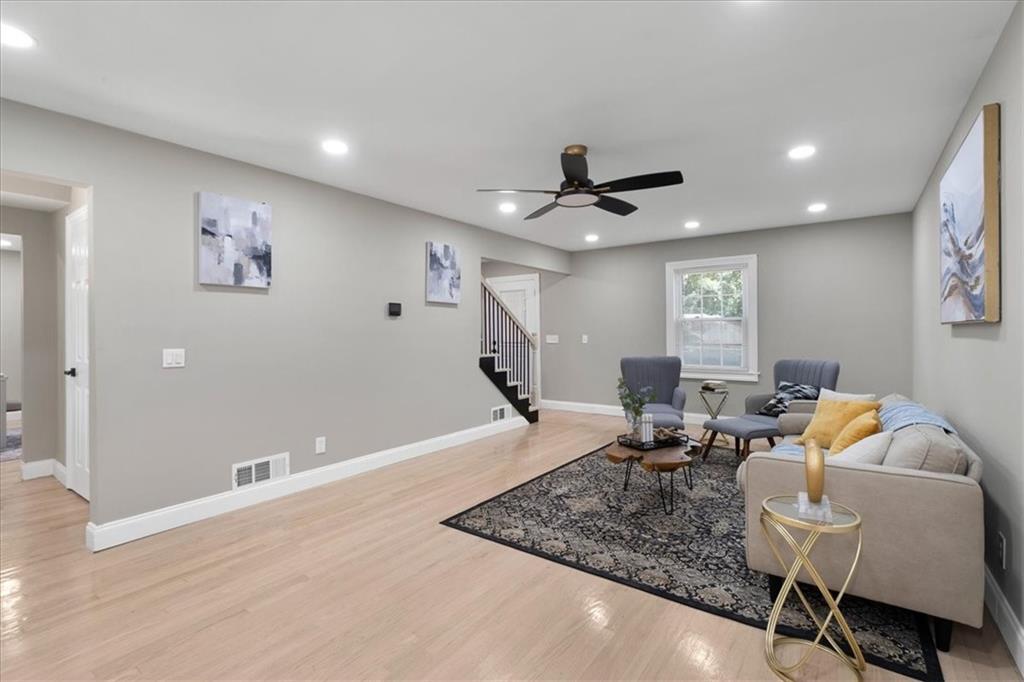 3077 Oakham Place
