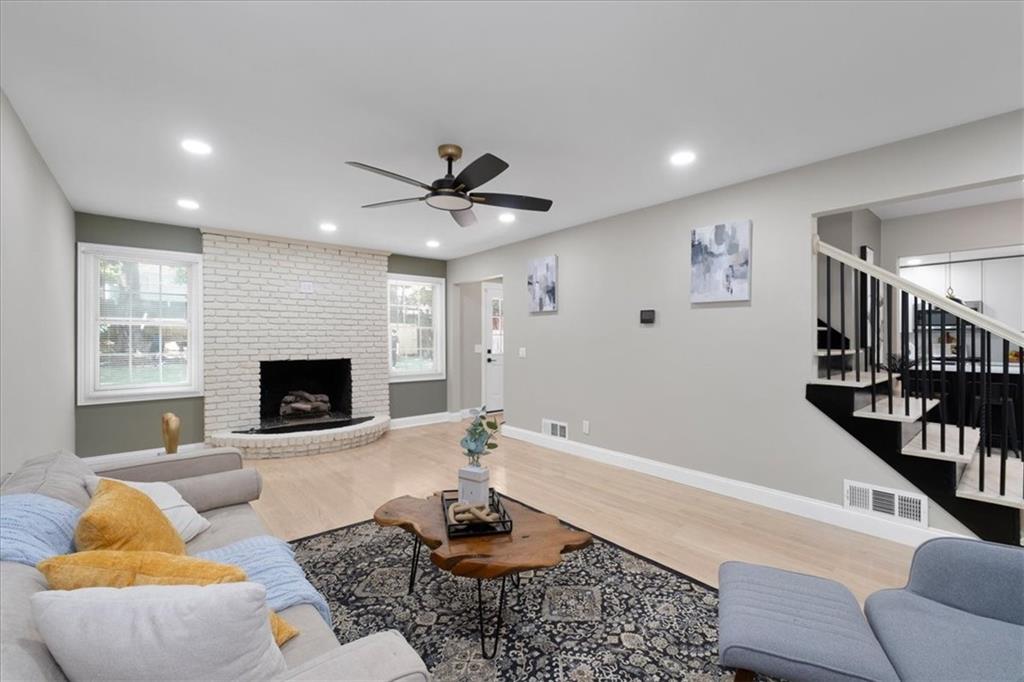 3077 Oakham Place