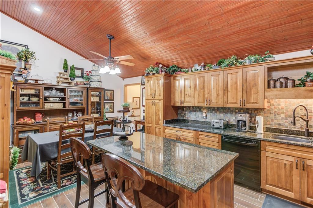 5494 Princeton Oaks Lane