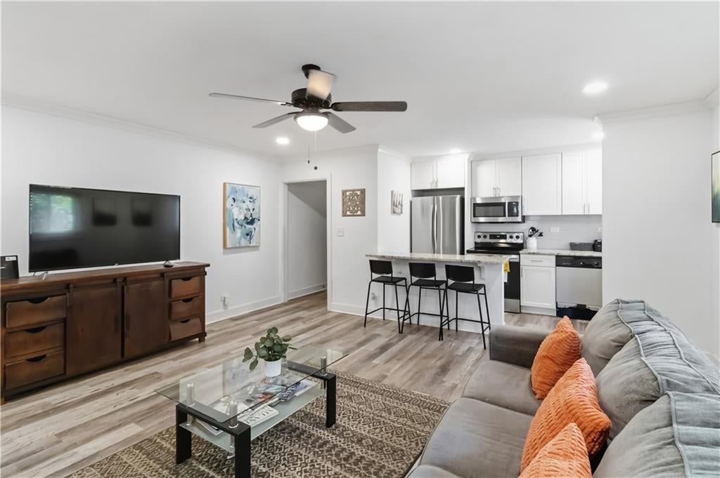 300 Peachtree Street NE 2N