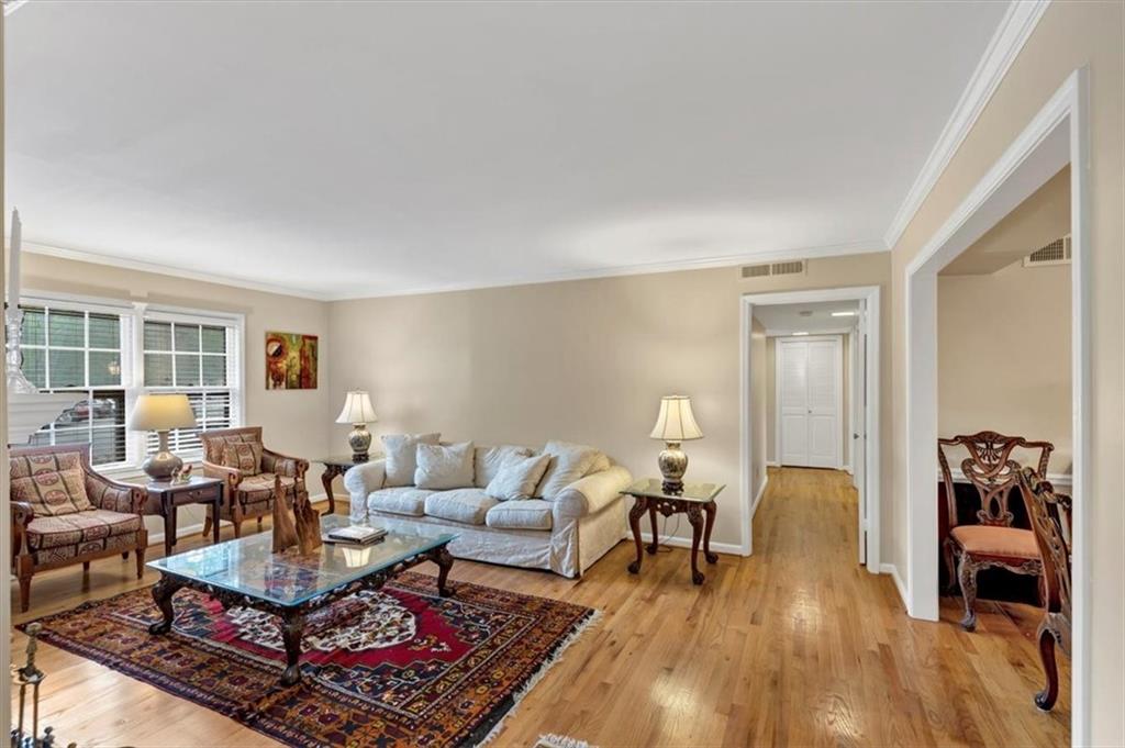 30 Chaumont Square NW