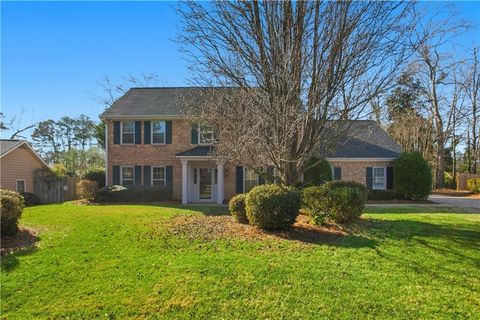 Homes For Sale - 653 Parkcrest Place<br/> Marietta, GA 30068