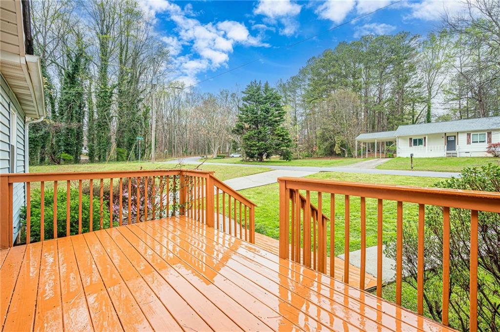 549 Pineland Circle SW